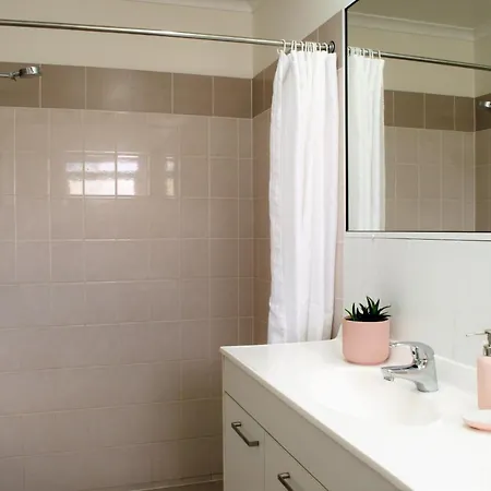 Isla House Greenslopes-3
